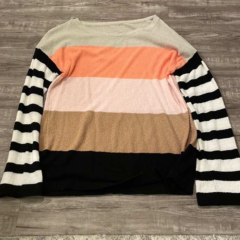 Light sweater - multicolored. Size S